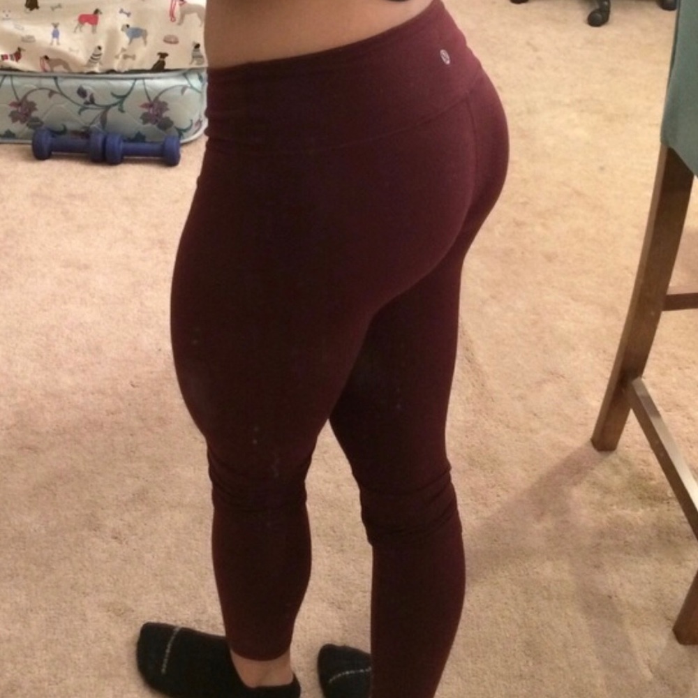 Size 6 maroon lulu leggings